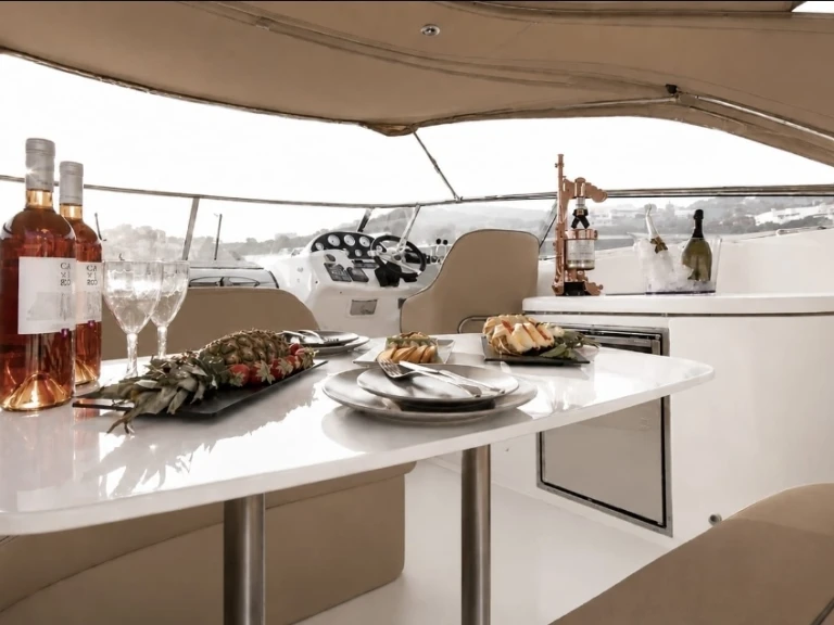 YachtCharter in Taormina - Bavaria Bavaria 37 Sport auf SamBoat