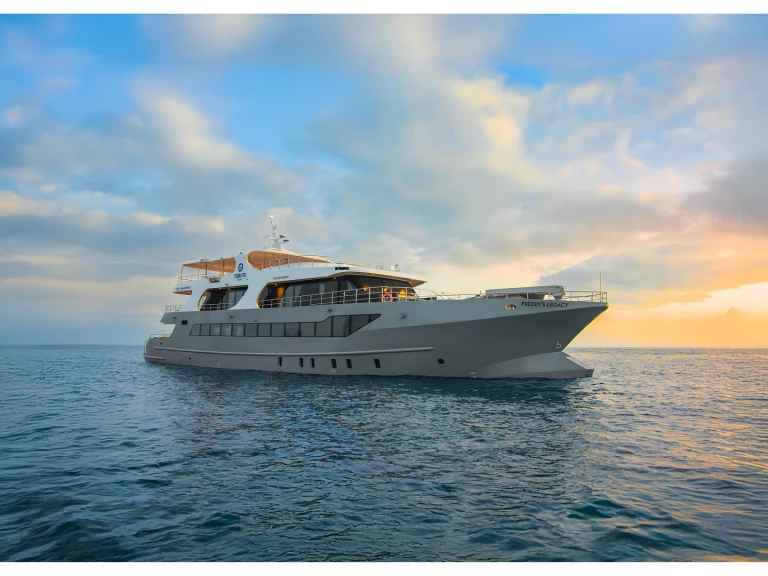 Bootsverleih  Luxury Motor Yacht - Tribute Baltra Island Samboat