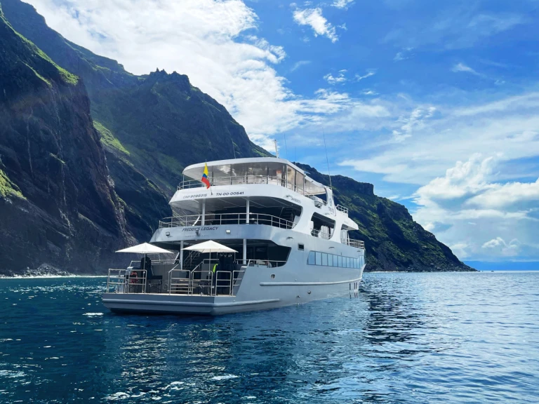 Yacht mieten in Baltra Island zum besten Preis