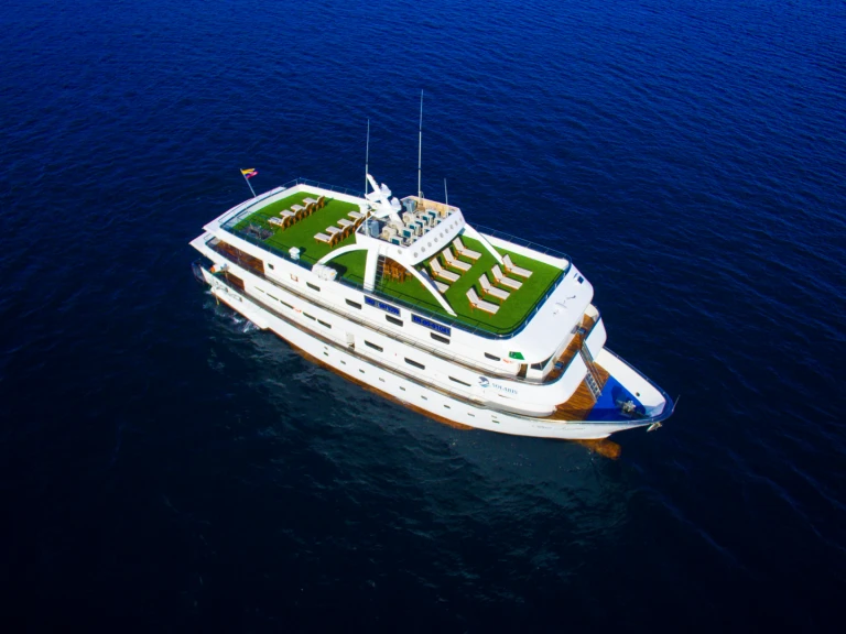 Ein  Motoryacht - Solaris mieten in Puerto Baquerizo Moreno