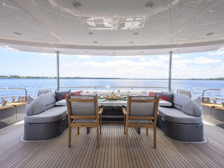 YachtCharter in Florida - Princess, UK SPECTRE auf SamBoat