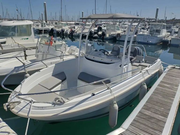 Motorboot mit oder ohne Skipper Jeanneau mieten in Saint-Quay-Portrieux