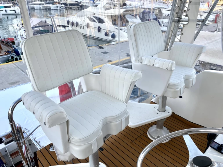 YachtCharter in Monastiri Bay -  Hatteras 50 Convertible auf SamBoat