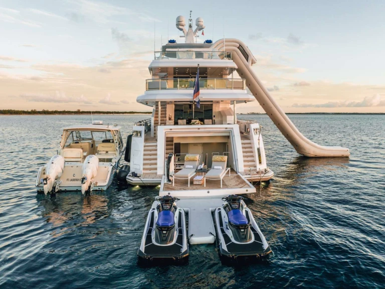 Hargrave ROMEO FOXTROT mieten Nassau