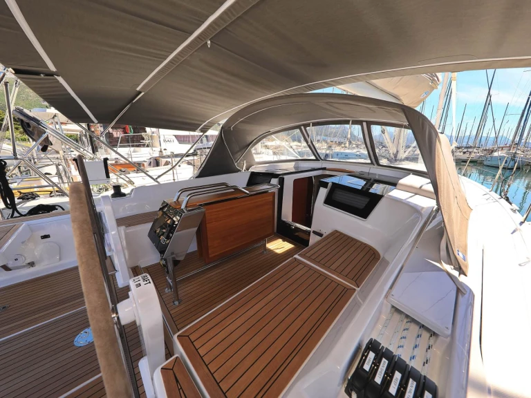Bootsverleih Hanse Hanse 388 Komolac Samboat