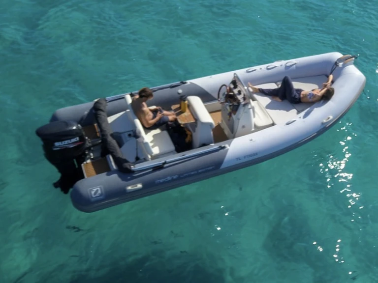 Zodiac Medline 580 Limited Edition mieten Hyères