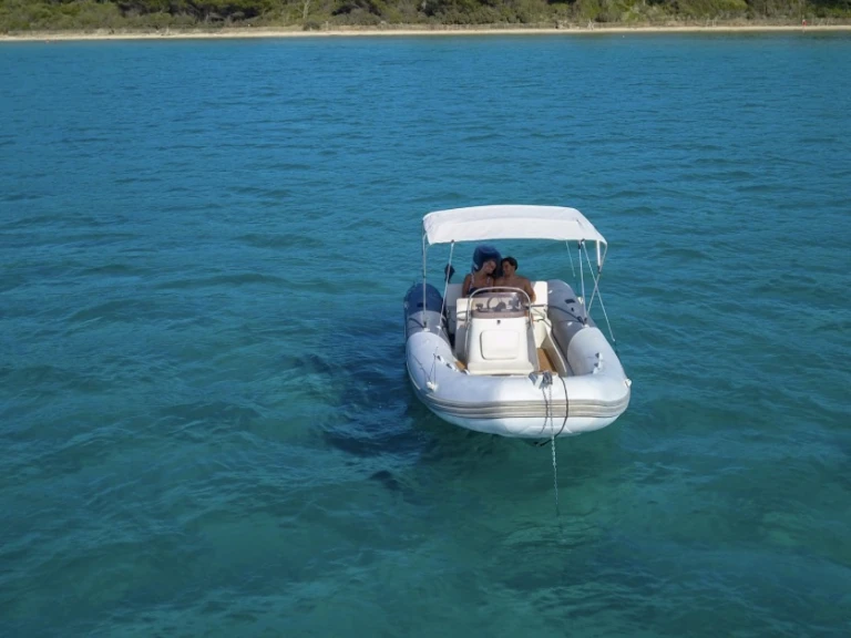 Ein Zodiac Medline 580 Limited Edition mieten in Hyères
