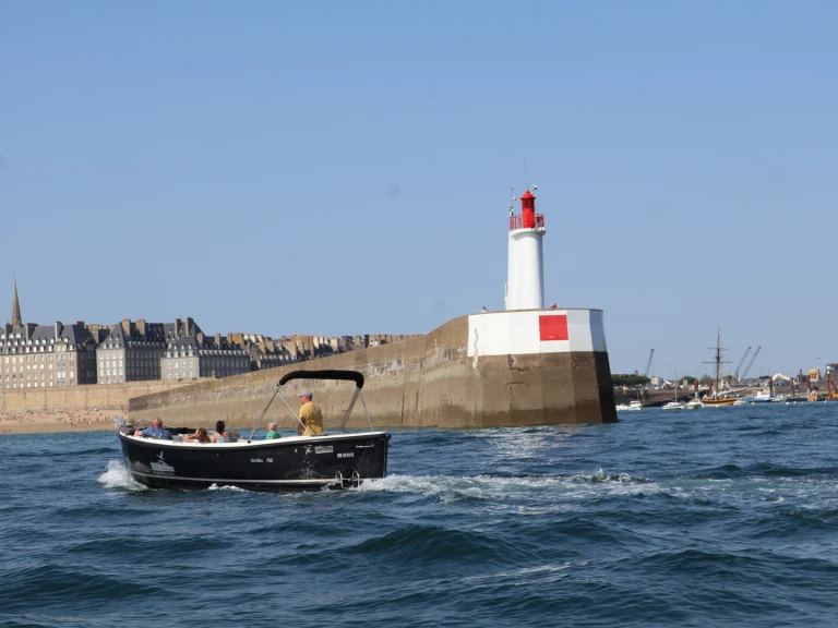 Ein Maxima 750 flying lounge mieten in Dinard