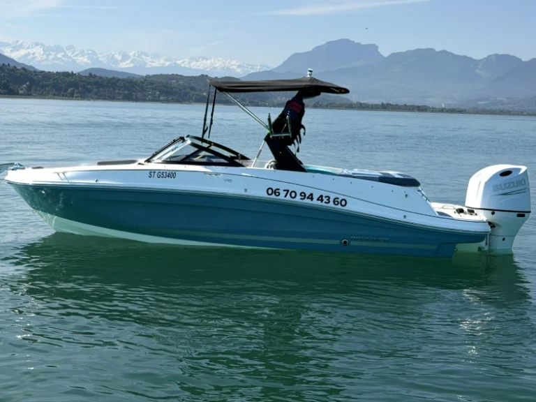 Motorboot mieten in Aix-les-Bains zum besten Preis