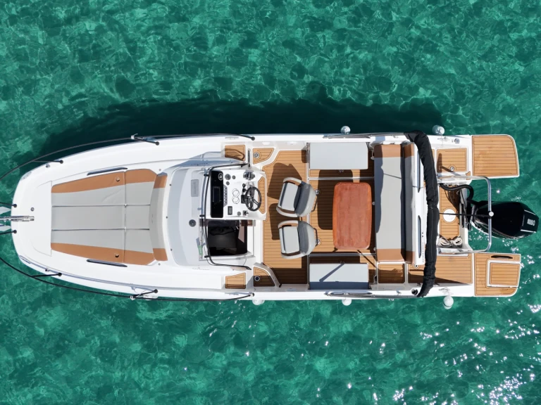 Ein Bénéteau Flyer 8 SUNdeck mieten in La Madrague