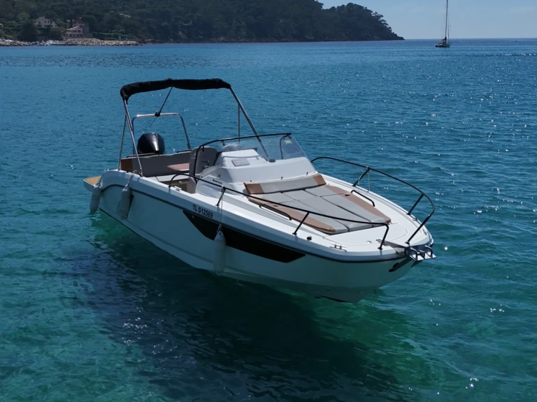 Motorboot mieten in La Madrague - Bénéteau Flyer 8 SUNdeck