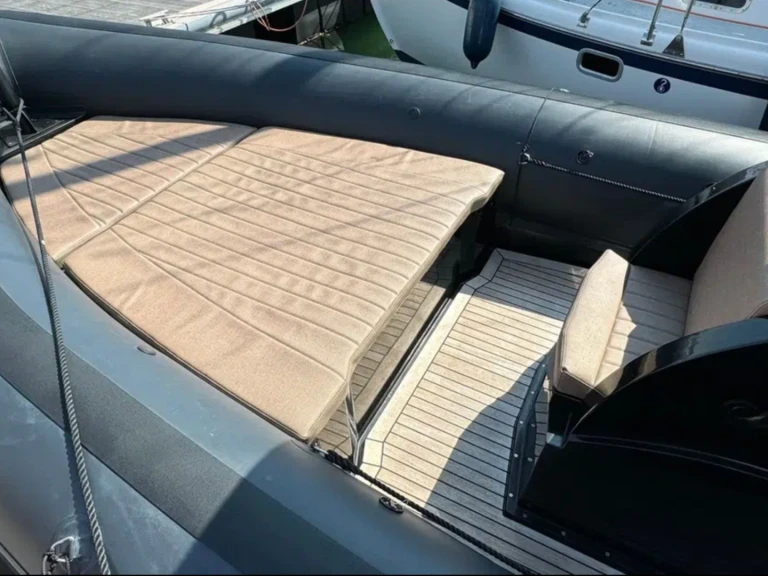 Schlauchboot mieten in Grand Piquey zum besten Preis