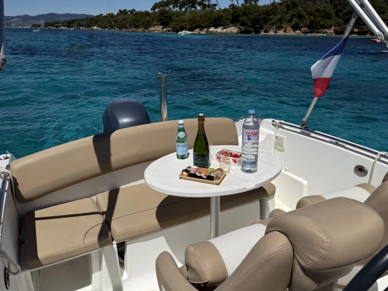 Boot mieten Cannes günstig CAP CAMARAT 6,5 CC Style