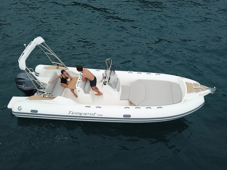 Boot mieten Le Lavandou günstig Tempest 700 Open