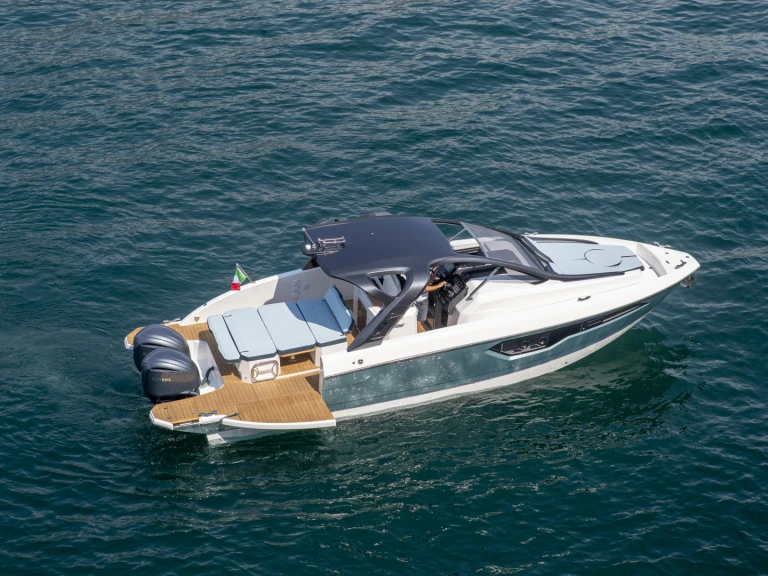 Motorboot mit oder ohne Skipper Airon mieten in Salerno