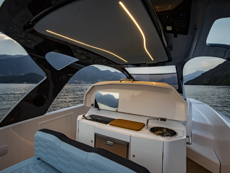 Vermietung Motorboot Airon mit Führerschein