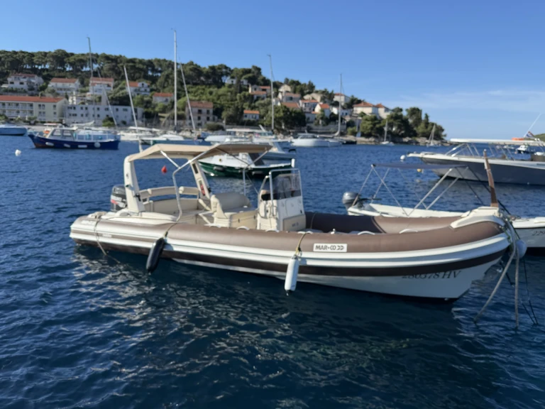 Schlauchboot mieten in Hvar - Marco Twentythree power 