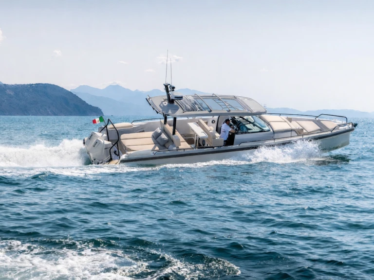 Vermietung Motorboot Axopar mit Führerschein