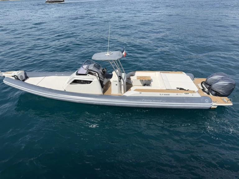 Vermietung Schlauchboot Capelli mit Führerschein