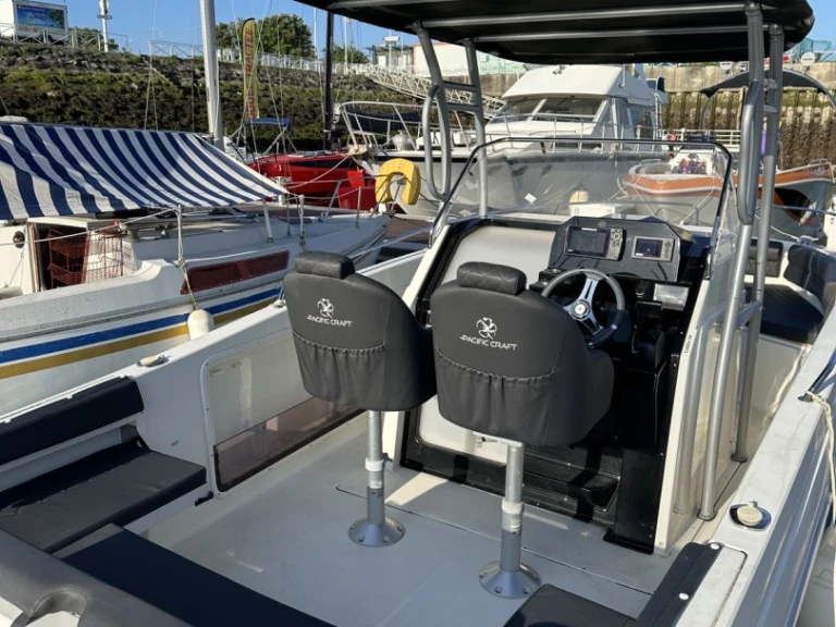 YachtCharter in La Rochelle - Pacific Craft Pacific Craft 750 Open auf SamBoat