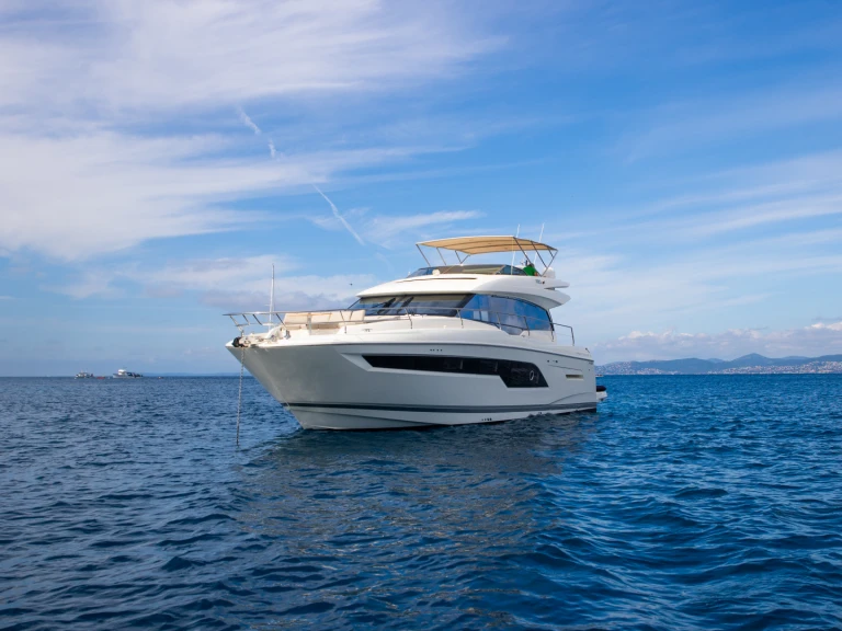 Yacht mit oder ohne Skipper Prestige Yachts mieten in Saint-Raphaël