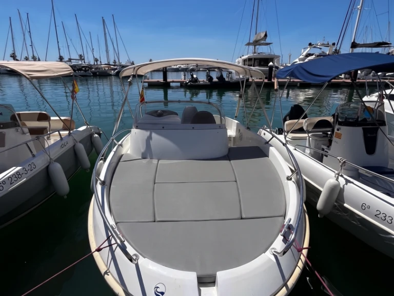 YachtCharter in Sitges - Zodiac Medline 2  auf SamBoat