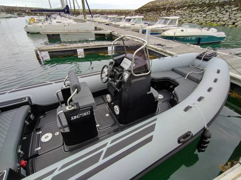 Ein  3D TENDER - DREAM 6.55 mieten in Saint-Quay-Portrieux