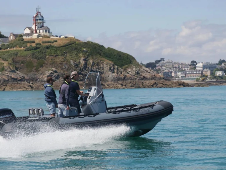 Vermietung Motorboot  mit Führerschein