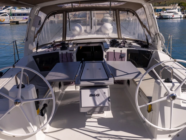 Ein Bénéteau Oceanis 41.1 Perfomance mieten in Port de Pollença