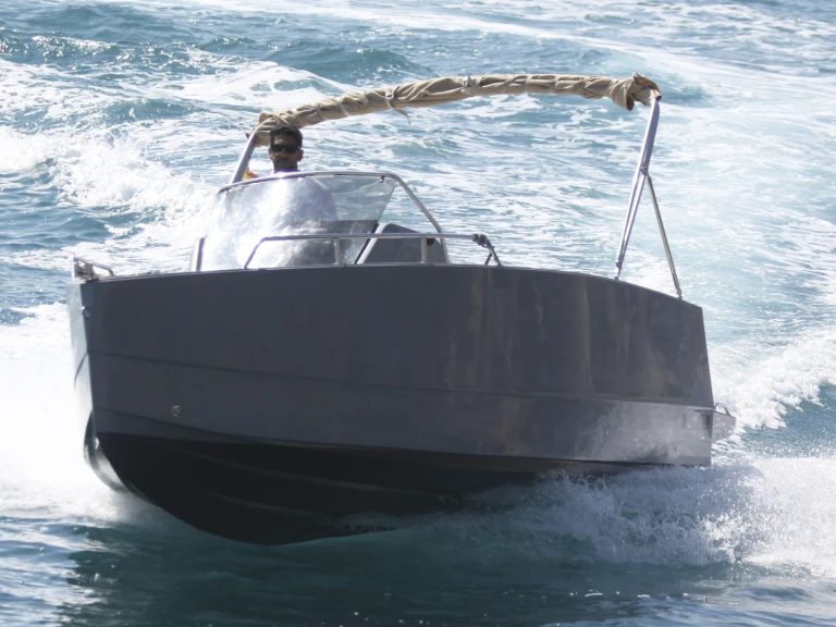 Vermietung Motorboot Nuva mit Führerschein