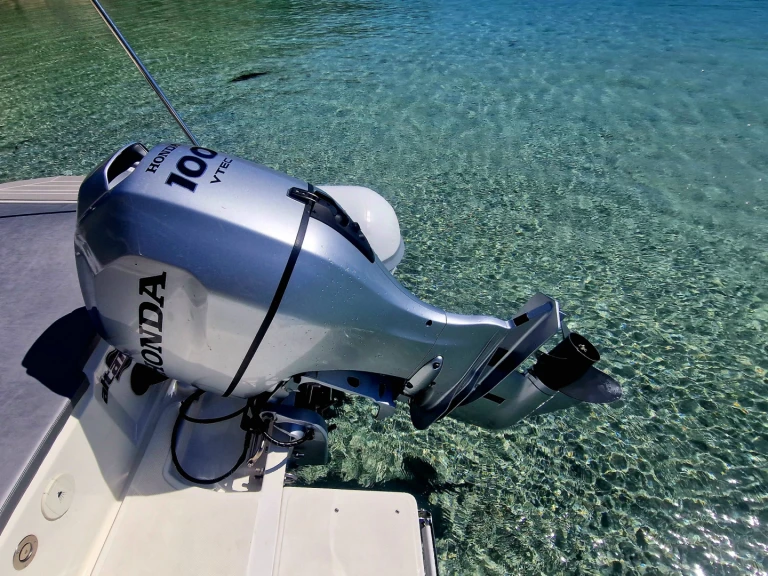 Bootsverleih 4XC HA20 Saint-Florent Samboat