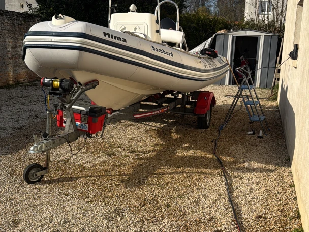 Bombard Explorer 500 SB mieten Beaune