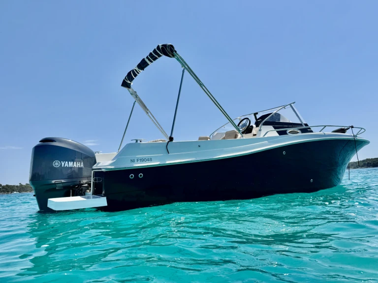 Ein Pacific Craft Pacific Craft 730 SC mieten in Mandelieu-la-Napoule