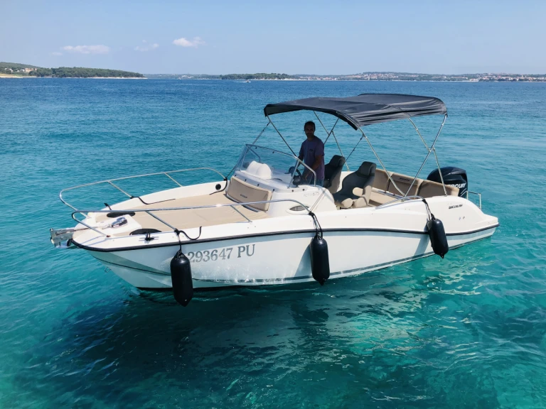 Boot mieten Medulin günstig Activ 675 Sundeck