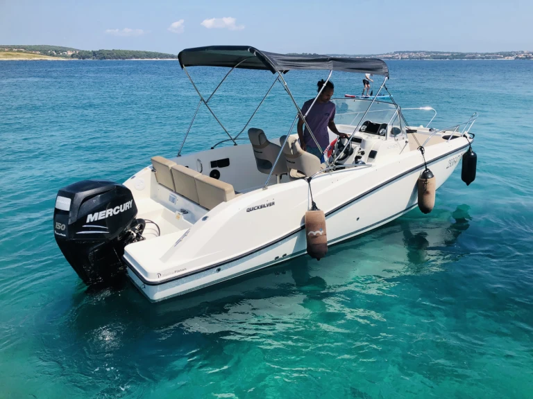 Motorboot mieten in Medulin - Quicksilver Activ 675 Sundeck