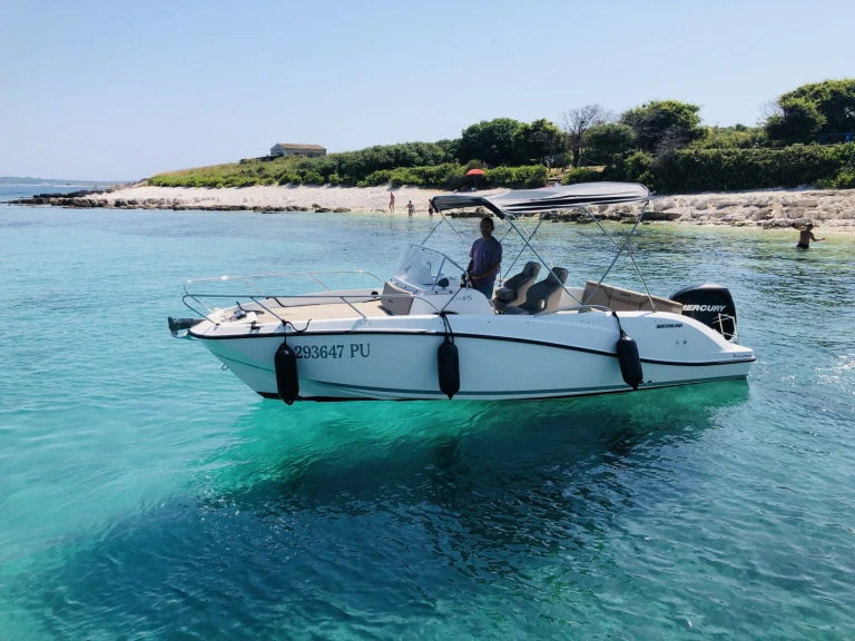 Vermietung Motorboot Quicksilver mit Führerschein