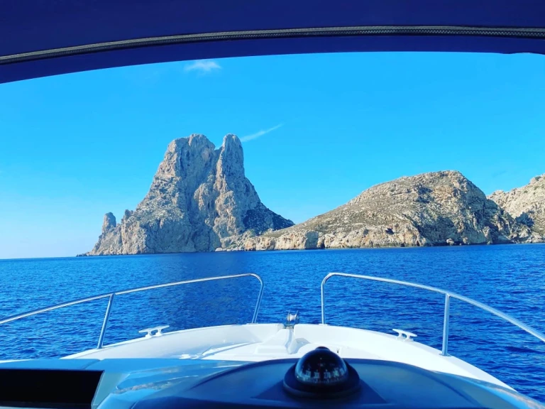 YachtCharter in Ibiza Town - Jeanneau Cap Camarat 6.5 WA auf SamBoat