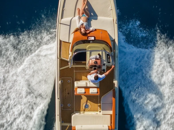 YachtCharter in Mandelieu-la-Napoule - Invictus  Invictus 240 CX auf SamBoat