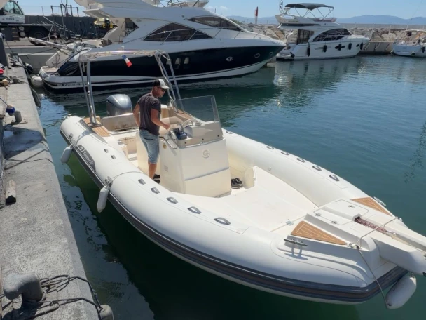 Schlauchboot mit oder ohne Skipper Capelli mieten in Port Fréjus