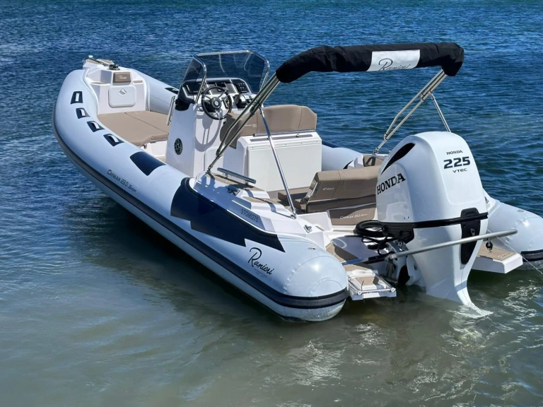 YachtCharter in Sète - Ranieri Cayman 23 Sport auf SamBoat