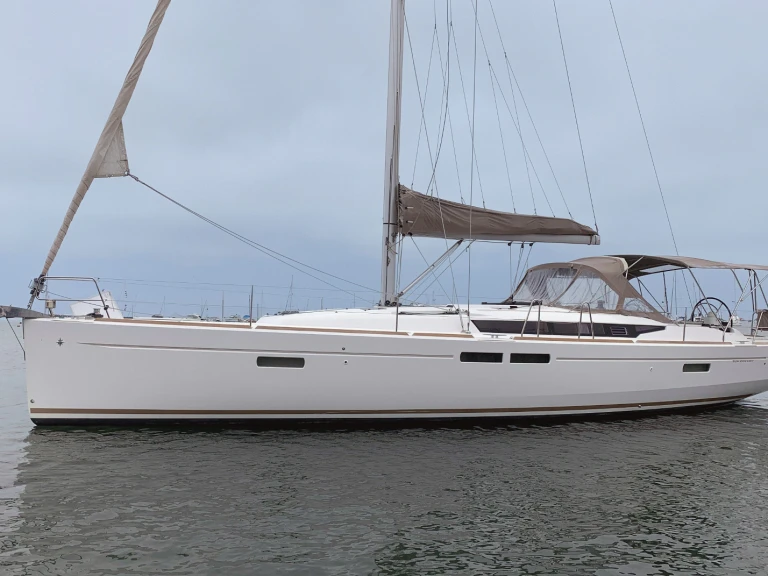 Boot mieten Valletta günstig Sun Odyssey 469