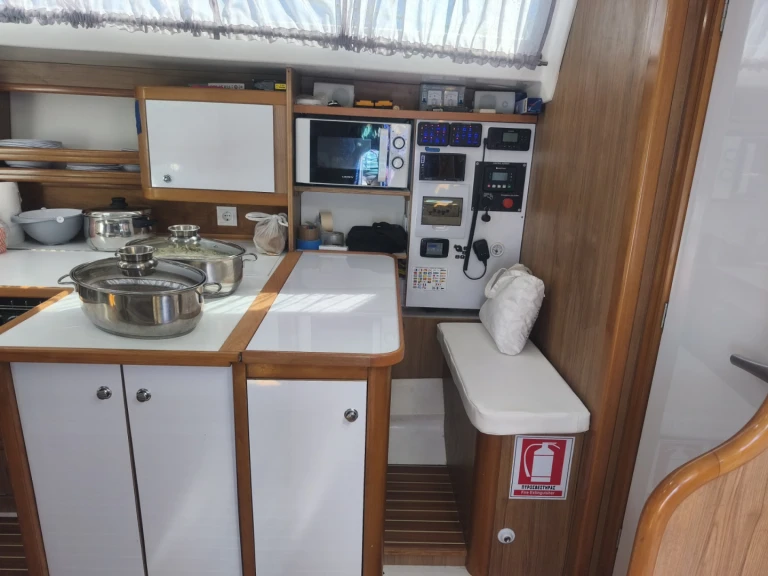 Segelboot mit oder ohne Skipper Ocean Yachts mieten in Néa Michanióna