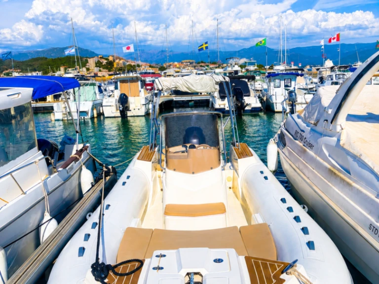 Boot mieten Ajaccio günstig Tempest 700