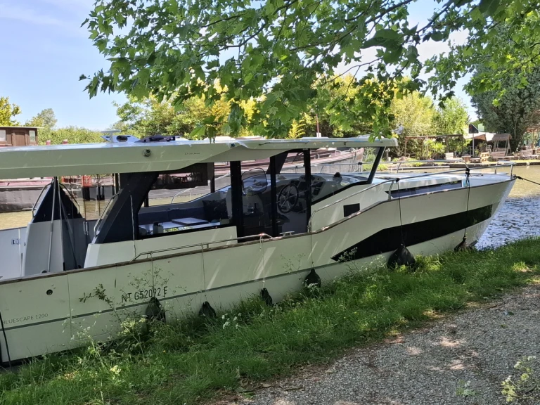 Vermietung Motorboot Delphia mit Führerschein