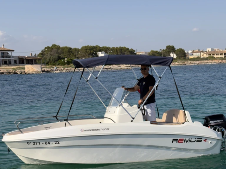Boot mieten s'Estanyol de Migjorn günstig Remus 450 open