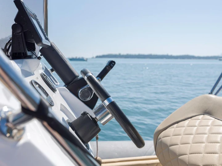 YachtCharter in Mandelieu-la-Napoule - Salpa Salpa Soleil 18 auf SamBoat