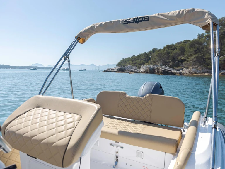 Schlauchboot mieten in Mandelieu-la-Napoule - Salpa Salpa Soleil 18