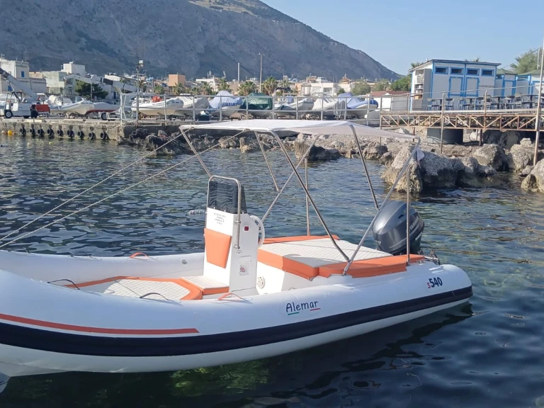 Bwa Bwa 4.80 mieten Isola delle Femmine