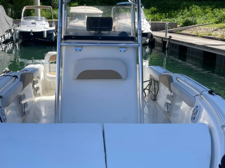 Motorboot mieten in Mandelieu-la-Napoule zum besten Preis
