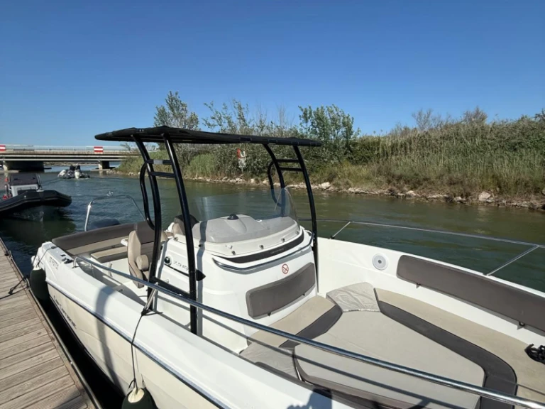 Motorboot mit oder ohne Skipper Jeanneau mieten in Carnon-Plage